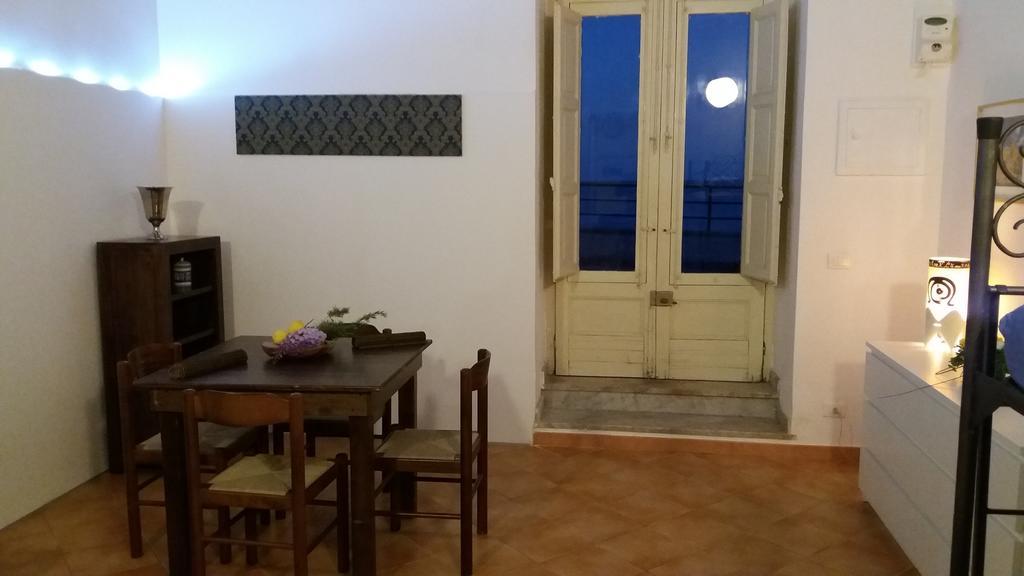 Casa Mimi Appartement Santa Flavia Buitenkant foto